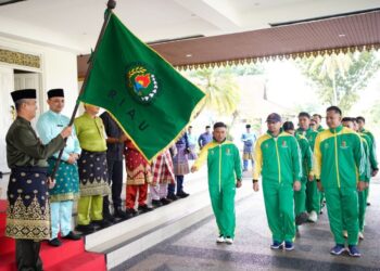 Asisten III Setdaprov Riau Lepas Kontingen KORPRI: 41 Atlet Siap Berlaga di PORNAS KORPRI XVII Palembang