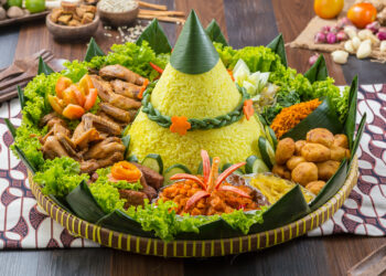 Pesta Rakyat HUT ke-26 Rohul Spektakuler, Nasi Tumpeng Gratis Jadi Daya Tarik Utama